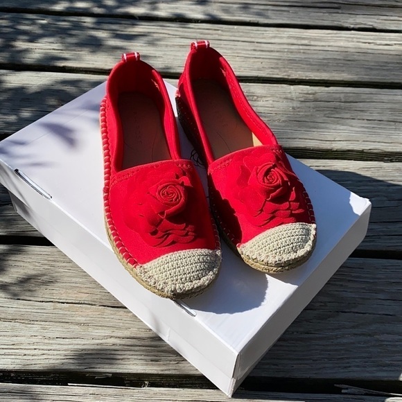 Taryn Rose espadrilles Quincy Shiny Scuba Sangria red NEW in box 6 - Picture 2 of 10
